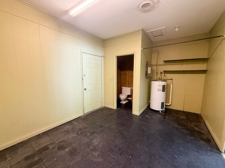 More Photos Of 12560 US-27, Chickamauga General Retail For Sale