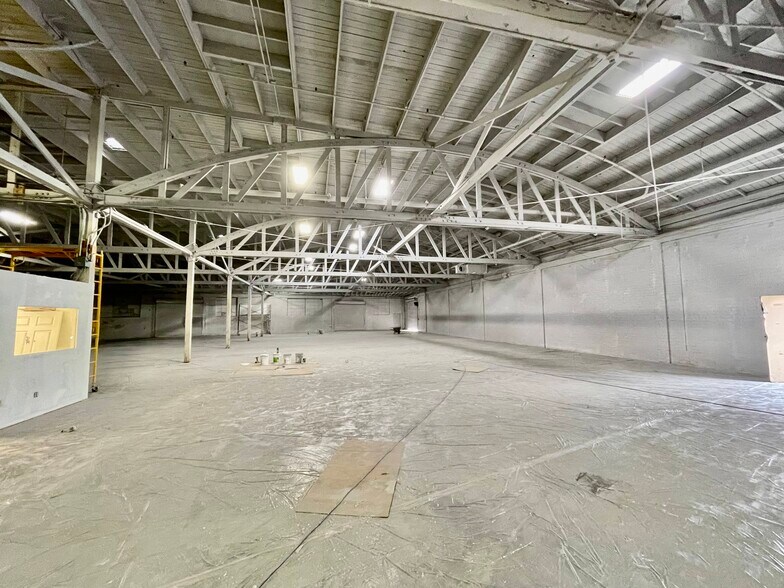 More Photos Of 2201 Long Beach Ave, Los Angeles Warehouse For Lease