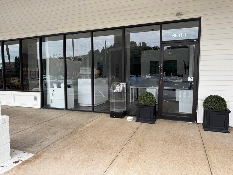 More Photos Of 6681 NE Roswell Rd, Atlanta Freestanding For Lease