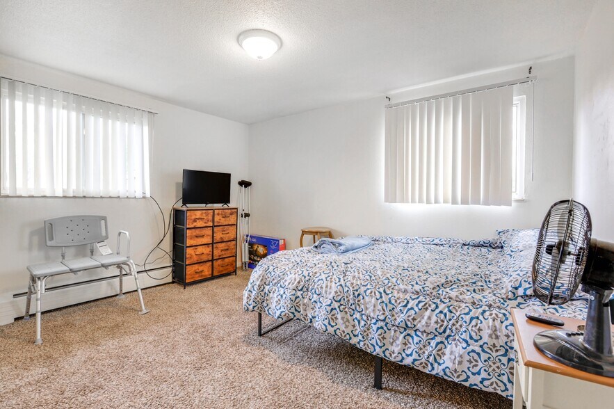 More Photos Of 1285 Ammons St, Lakewood Apartments For Sale