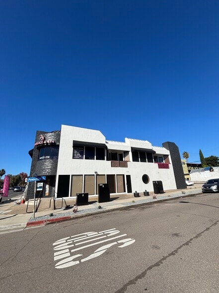 More Photos Of 2280 Garnet Ave, San Diego General Retail For Lease