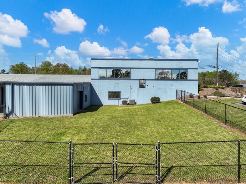 More Photos Of 2567 Athens Hwy, Gainesville Warehouse For Sale