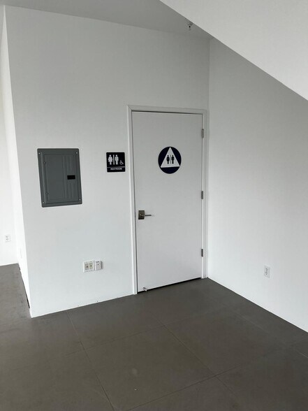 More Photos Of 411 Dondee St, Pacifica Storefront Retail Residential For Lease