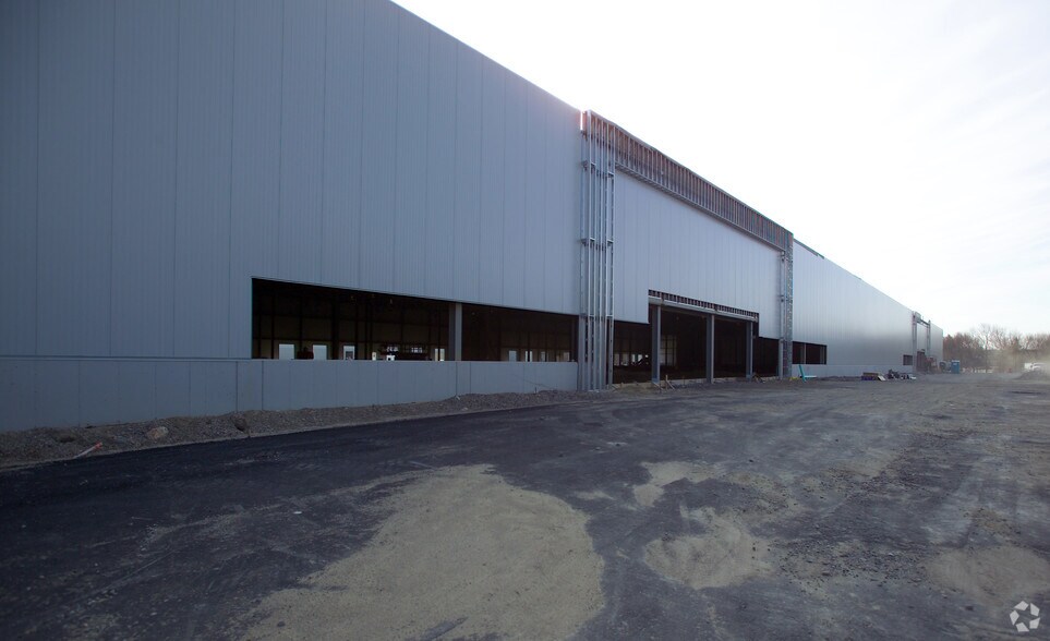 More Photos Of 220 O'Connell Way, East Taunton Warehouse For Lease