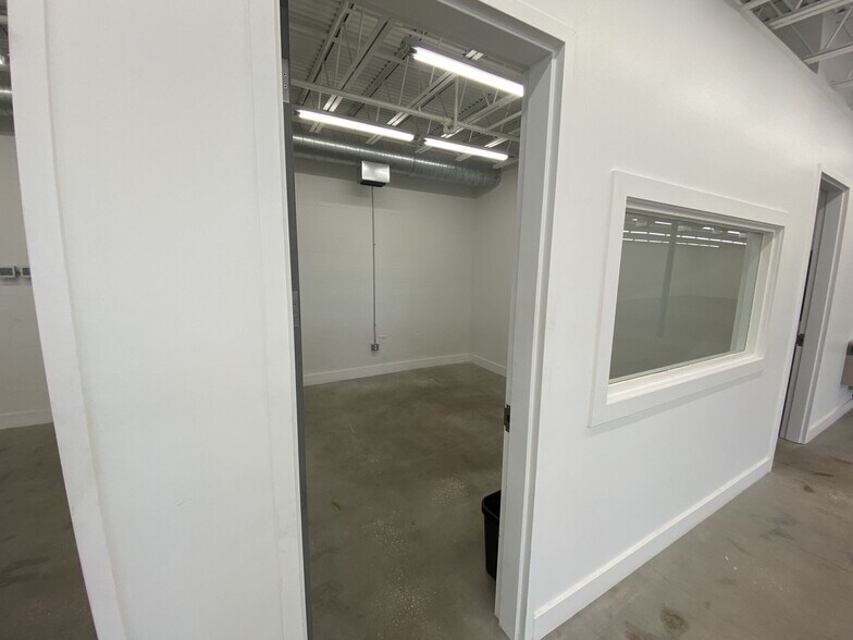 More Photos Of 4310 E Broadway Ave, Tampa Light Distribution For Lease
