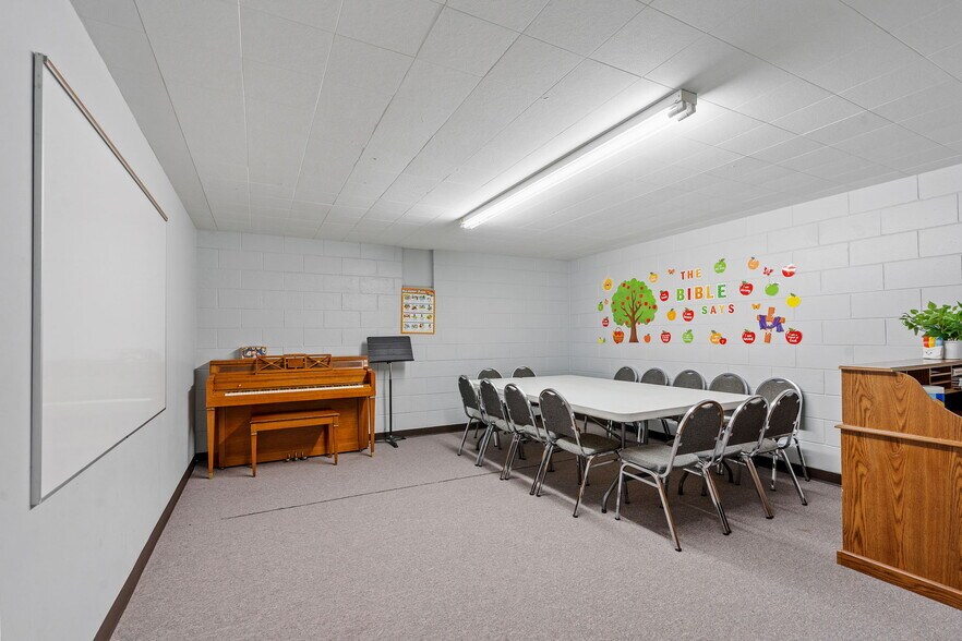 More Photos Of 6206 Lilac Dr N, Brooklyn Center Religious Facility For Sale