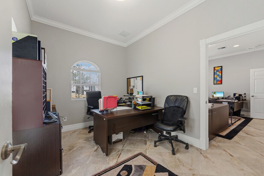 More Photos Of 3193 SE Dixie Hwy, Stuart Office For Sale