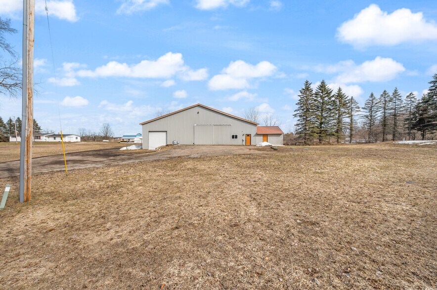 More Photos Of 18470 195th ave, Big Rapids Office For Sale