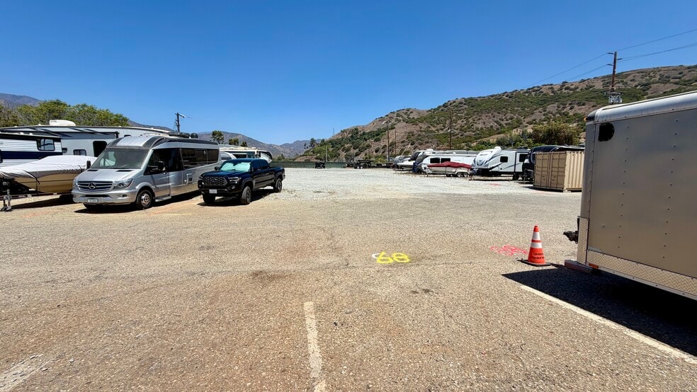 More Photos Of 937 A St, Fillmore Contractor Storage Yard For Lease