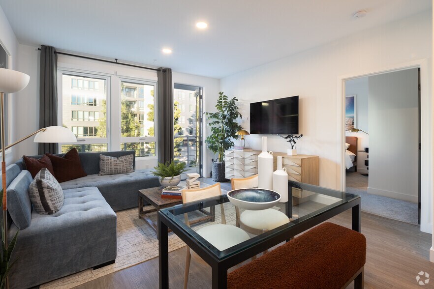 More Photos Of 585 Anton Blvd, Costa Mesa Apartments For Lease