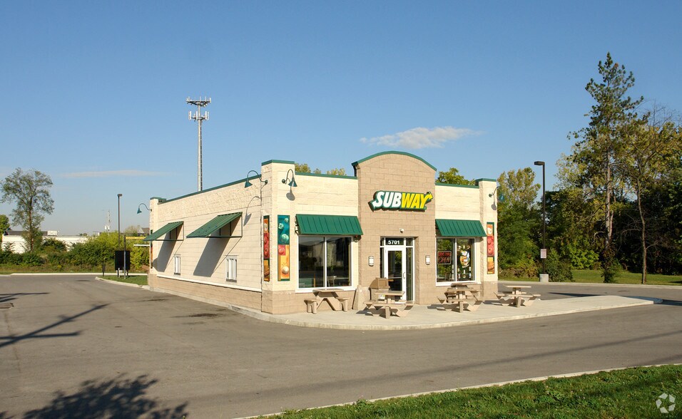 Primary Photo Of 5701 Cleveland Ave, Columbus General Retail For Sale