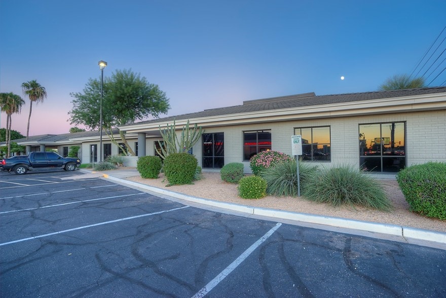 More Photos Of 702 E Bell Rd, Phoenix Office For Sale