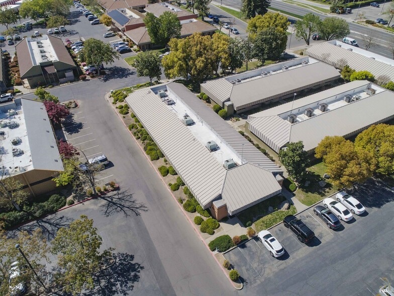 More Photos Of 2491 W Shaw Ave, Fresno Office For Lease