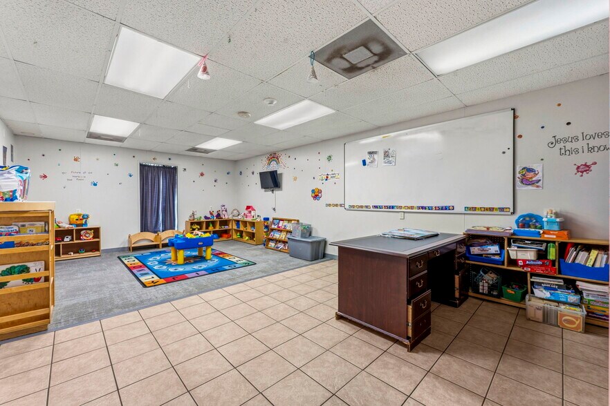 More Photos Of 16737 Sprawling Oaks Dr, Conroe Daycare Center For Sale