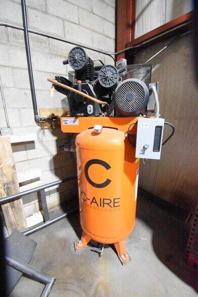 More Photos Of 300 Washington St, Rensselaer Auto Repair For Sale