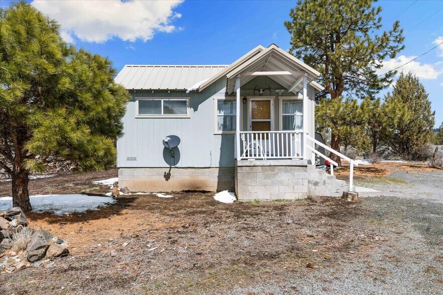 More Photos Of 17604 US-97 Hwy, Weed Apartments For Sale