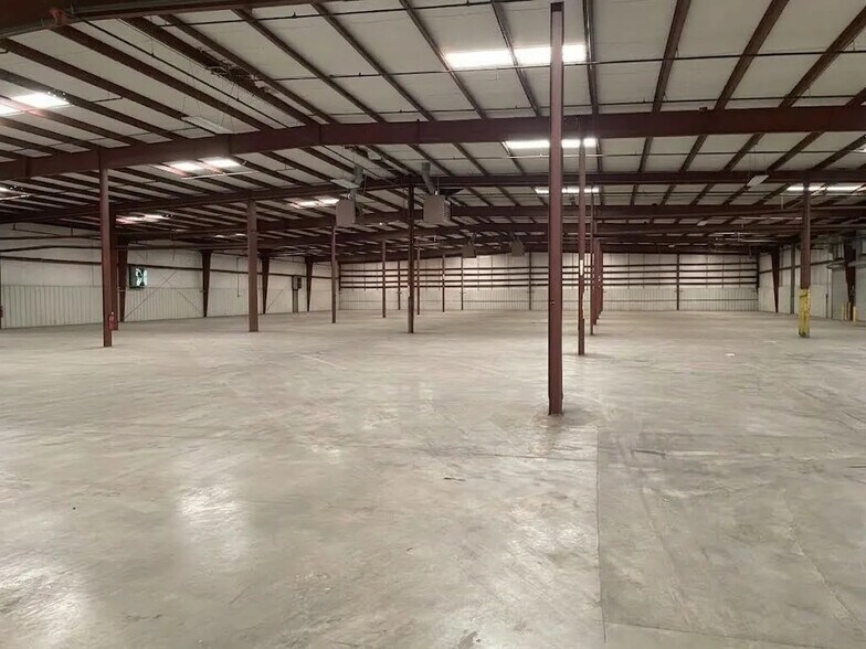 Primary Photo Of 8306 Hazelbrand Rd NE, Covington Warehouse For Lease