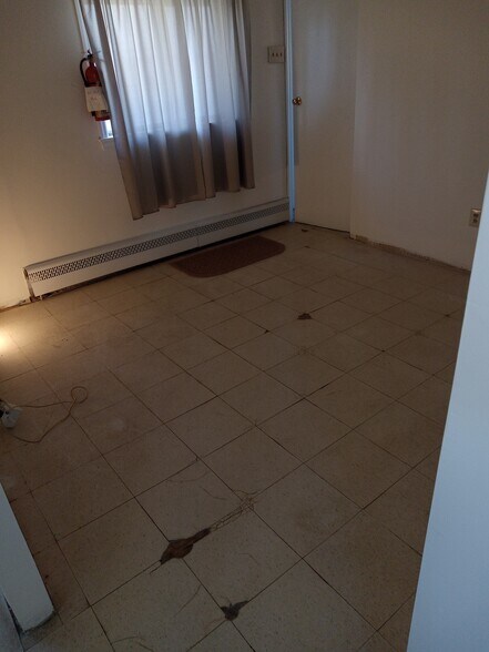 More Photos Of 515 W Butler Ave, Chalfont Veterinarian Kennel For Sale