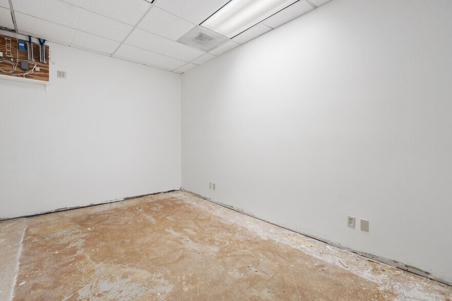 More Photos Of 2566 Overland Ave, Los Angeles Medical For Lease