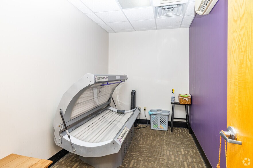 More Photos Of W175N11162 Stonewood Dr, Germantown Health Club For Lease