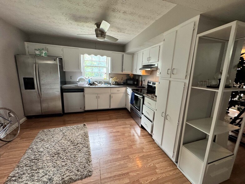 More Photos Of 627 Delmar Ave SE, Atlanta Multifamily For Sale