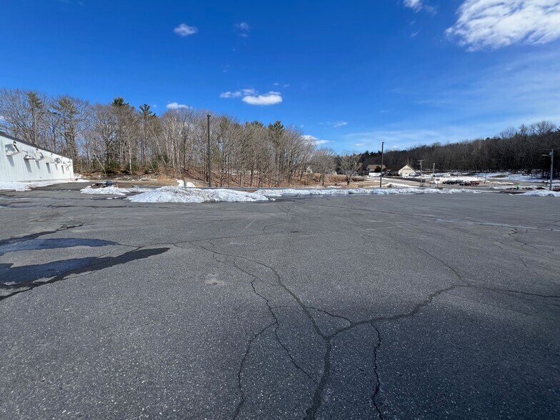 More Photos Of 9 Oak St, Guilford Manufacturing For Sale