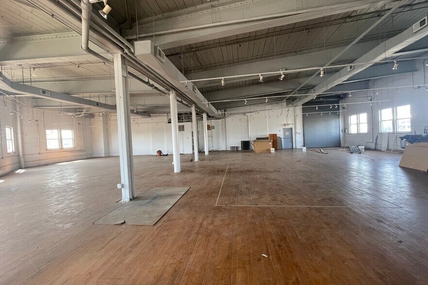 More Photos Of 1730 Commerce Dr, Bridgeport Manufacturing For Sale