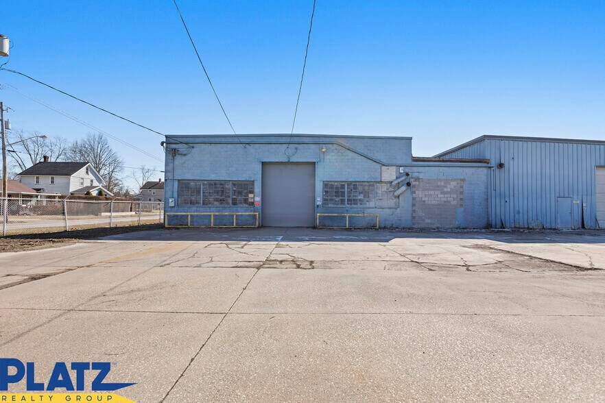 More Photos Of 1929 Larchmont Ave NE, Warren Warehouse For Sale
