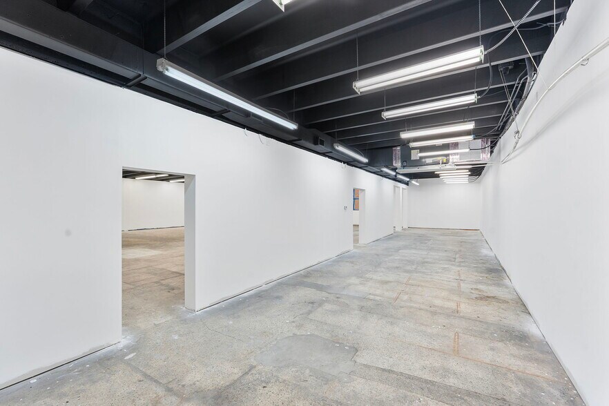 More Photos Of 3156 S Congress Ave, Palm Springs General Retail For Sale