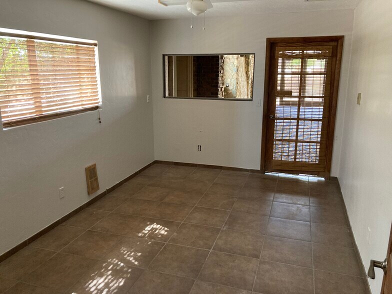 More Photos Of 2601 N Lake Valley Rd, Prescott Valley Warehouse For Lease