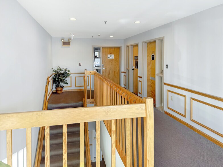 More Photos Of 12-14 Stiles Rd, Salem Office For Sale