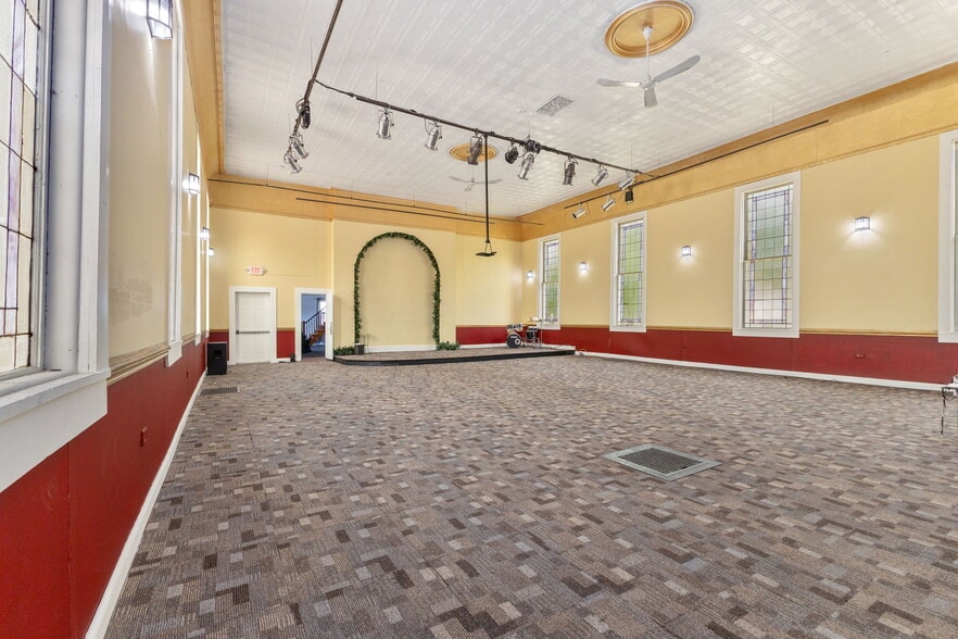 More Photos Of 13 Leonard St, Gansevoort Religious Facility For Sale