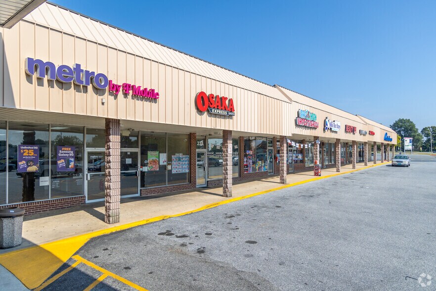More Photos Of 1-196 Penn Mart Shoppnig Ctr, New Castle Unknown For Lease