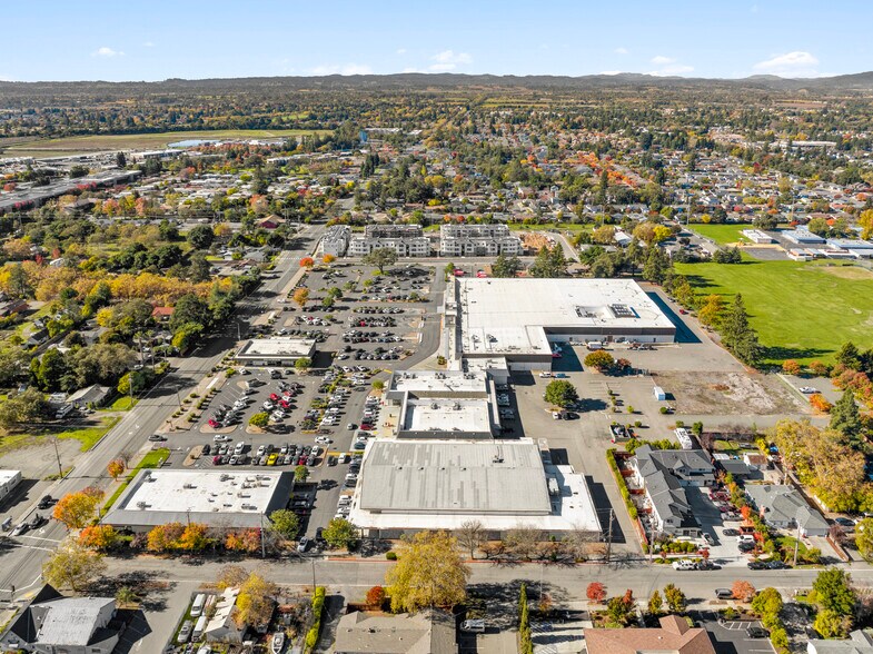 More Photos Of 1211 W College Ave, Santa Rosa Freestanding For Lease