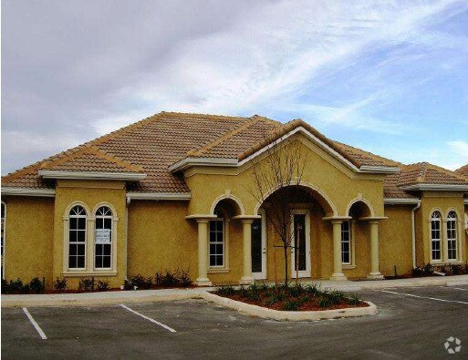 More Photos Of 1166-1170 Cypress Glen Cir, Kissimmee Medical For Sale