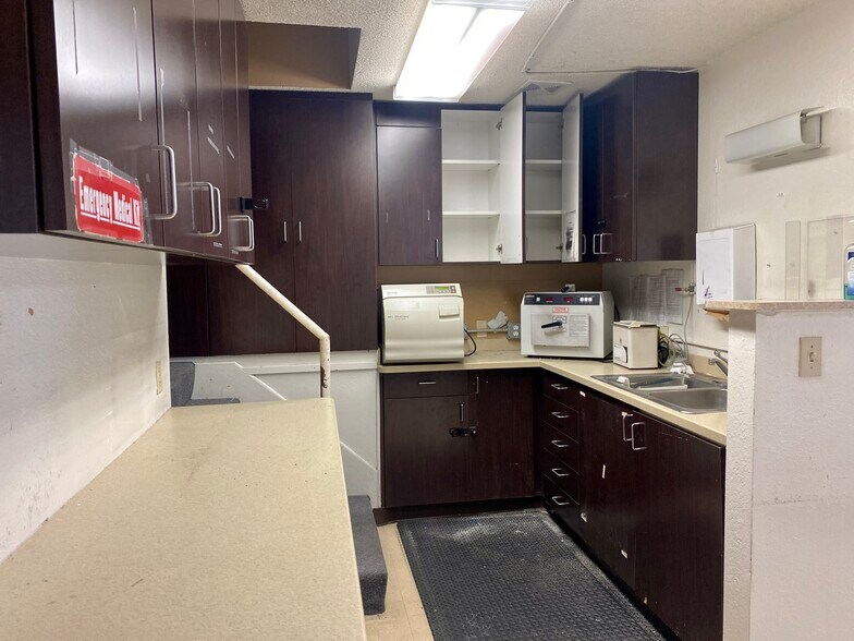 More Photos Of 1355 Florin Rd, Sacramento Office For Sale