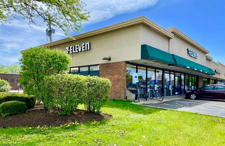 More Photos Of 901-955 W Wise Rd, Schaumburg Unknown For Lease