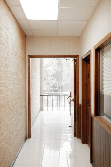 More Photos Of 337 S Milledge Ave, Athens Office For Sale