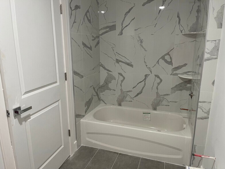 More Photos Of 514 39th St, Union City Apartments For Sale