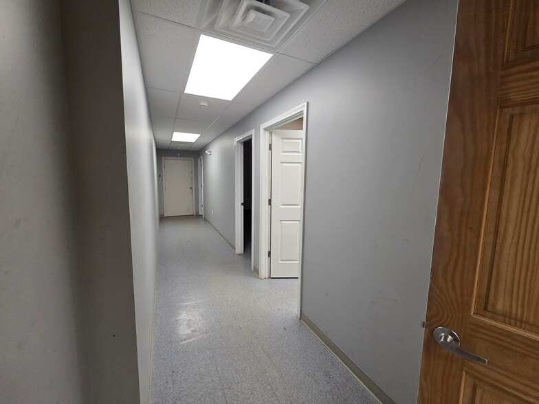 More Photos Of 114-120 Hankwoods Dr, Beckley General Retail For Lease