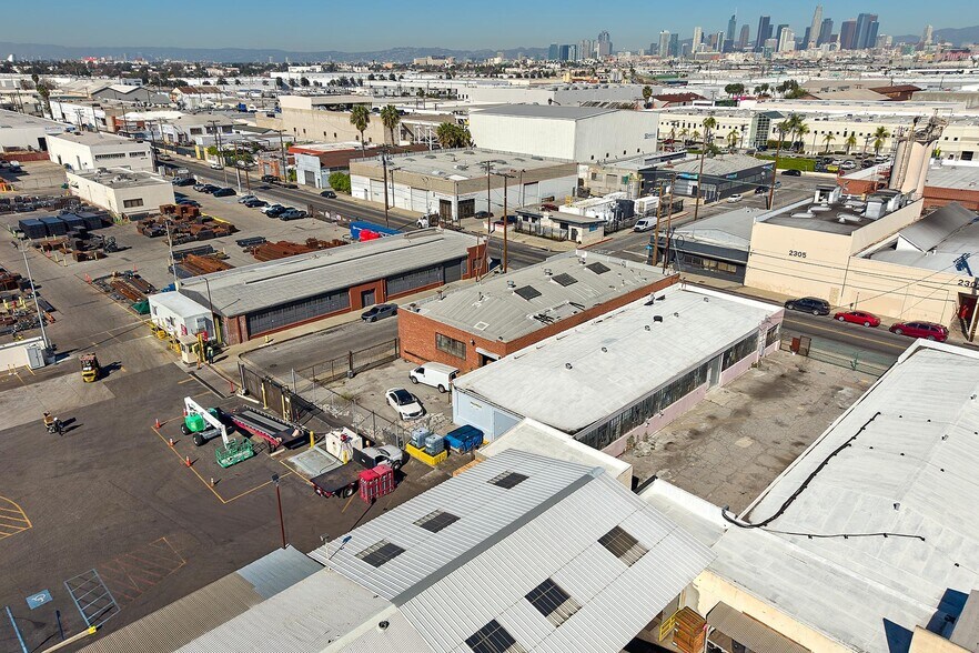 More Photos Of 2302 E 38th St, Vernon Manufacturing For Sale