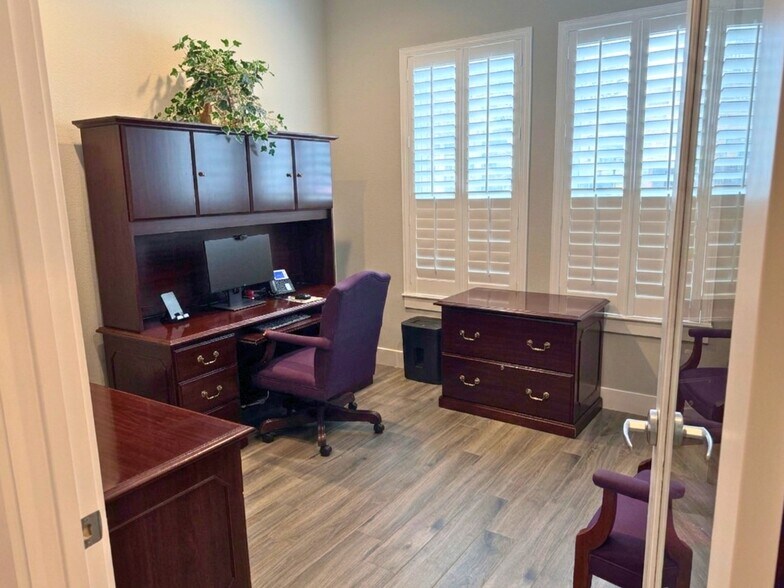 More Photos Of 3309 Forest Creek Dr, Round Rock Office For Sale