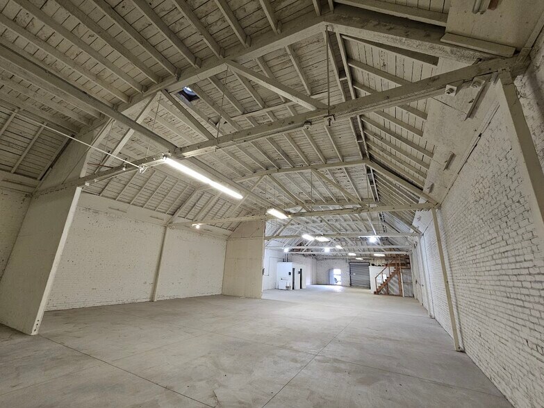 More Photos Of 1200 E 28th St, Los Angeles Warehouse For Lease