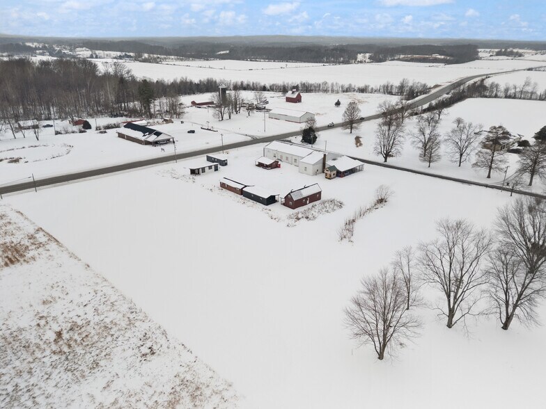 More Photos Of 677 S Cardinal Ln, Scottsburg Industrial For Sale