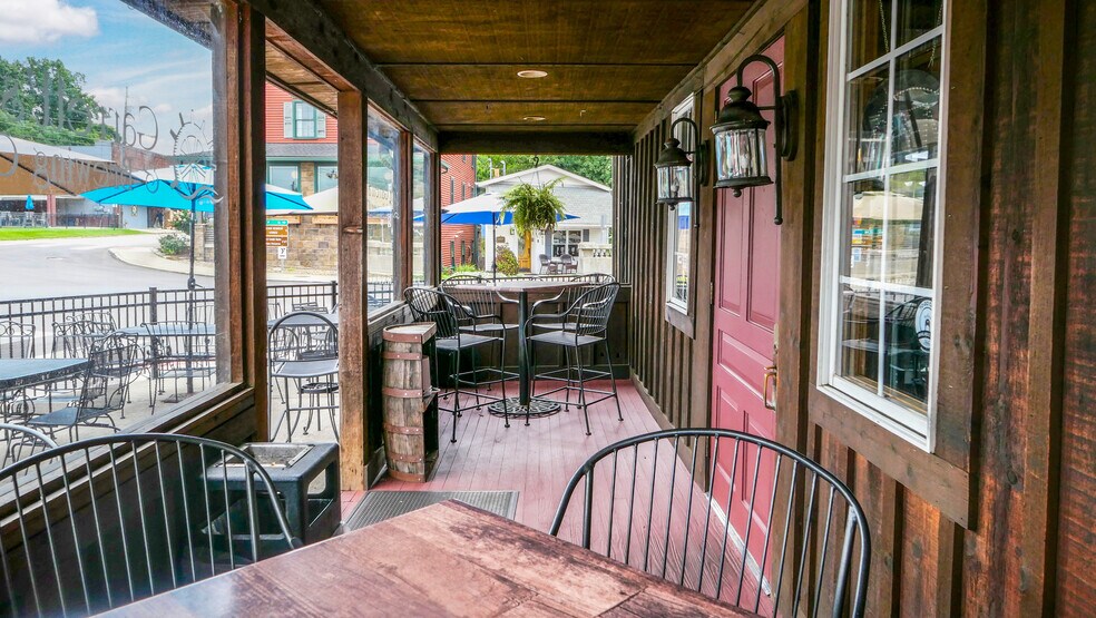 More Photos Of 8148 Main St, Garrettsville Restaurant For Sale