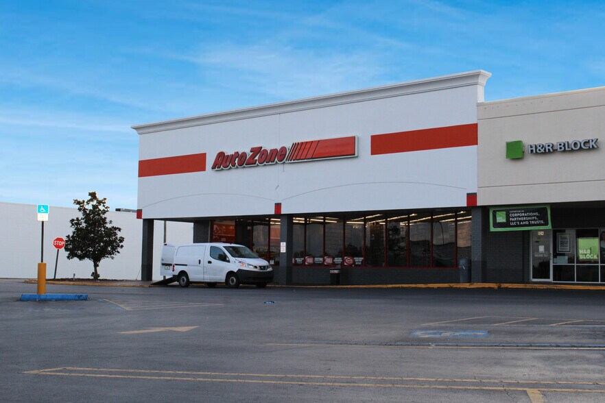 More Photos Of 802-806 US Highway 27 S, Avon Park Unknown For Lease