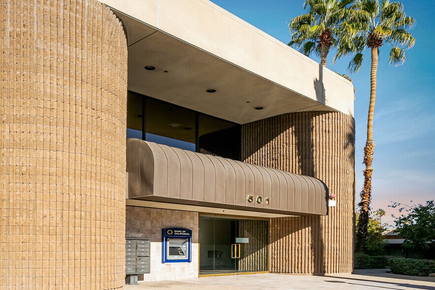 More Photos Of 601 E Tahquitz Canyon Way, Palm Springs Office For Sale