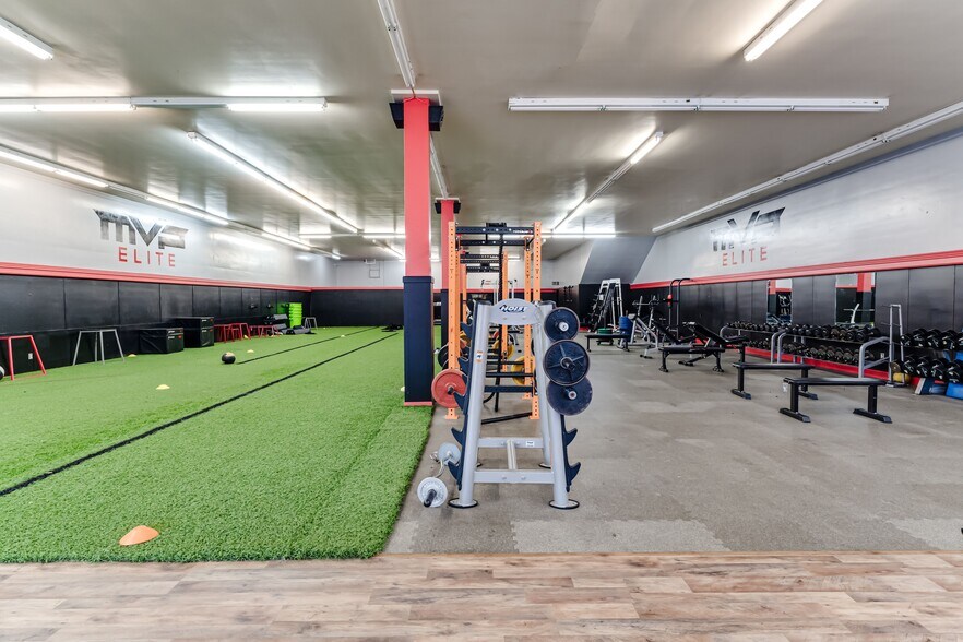 More Photos Of 612 Main St, Springfield Storefront Retail Office For Sale