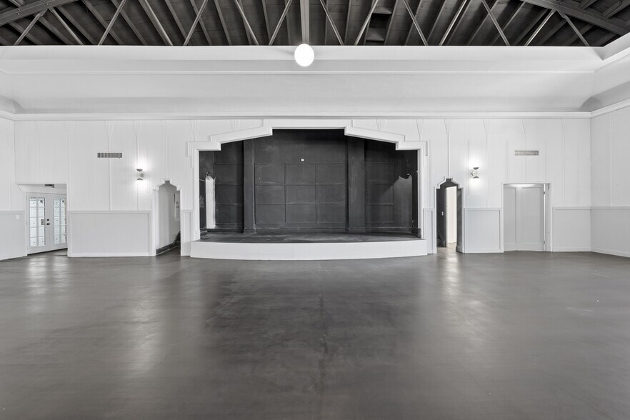 More Photos Of 3451-3465 El Cajon Blvd, San Diego Theater Concert Hall For Sale