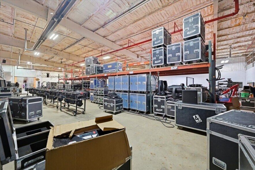 More Photos Of 14857 Martinville Rd, Belleville Warehouse For Lease